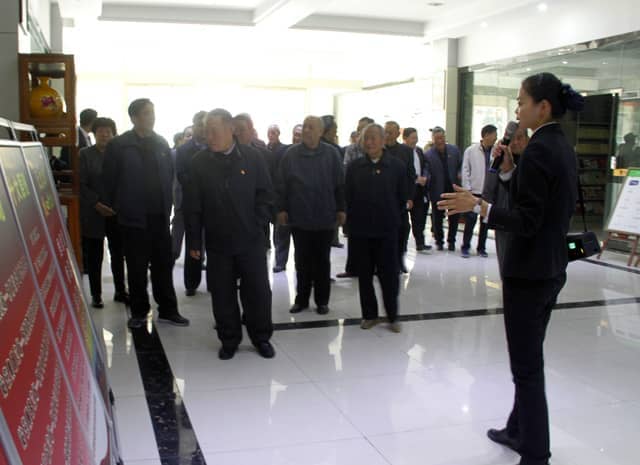 兗州區(qū)人大、政協(xié)領導蒞臨天意機械參觀考察