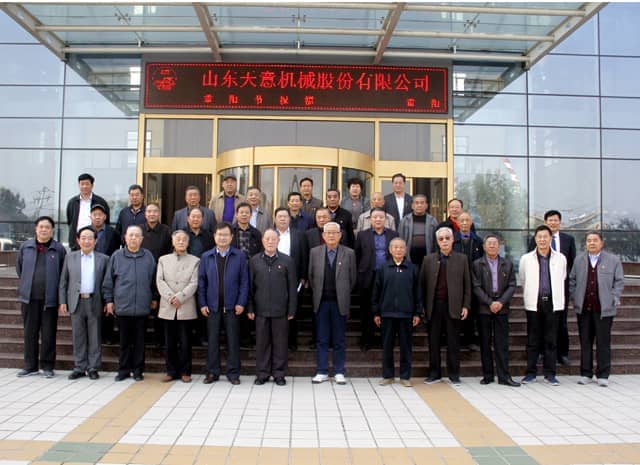 兗州區(qū)人大、政協(xié)領導蒞臨天意機械參觀考察