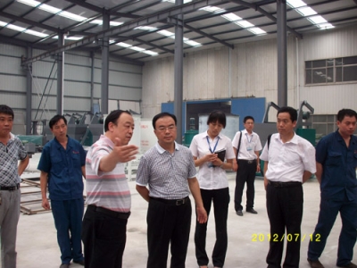 2012.7.12日李國忠教授到我公司參觀考察、指導工作
