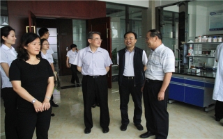 廢棄物資源化國家工程研究中心、昆明理工大學(xué)孫可偉教授,棄物資源化國家工程研究中心常務(wù)副主任、昆明理工大學(xué)教授李如燕博士蒞臨指導(dǎo)