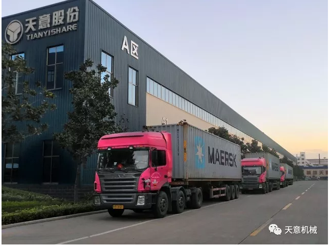 天意機(jī)械為柬埔寨客戶加工生產(chǎn)年產(chǎn)80萬平方輕質(zhì)墻板生產(chǎn)線成功裝車啟運(yùn)！