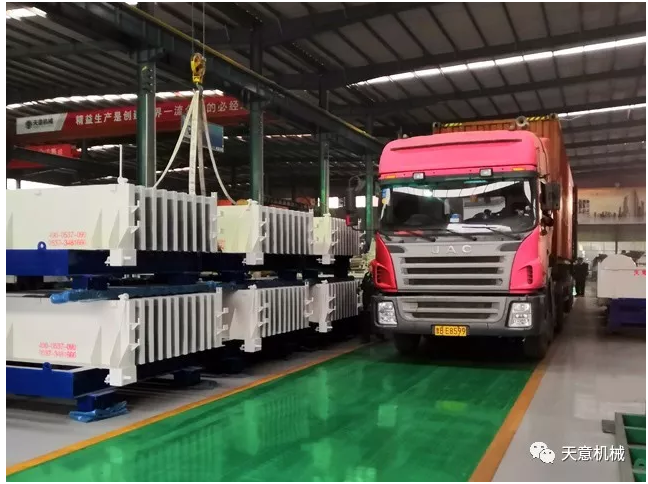 天意機(jī)械為柬埔寨客戶加工生產(chǎn)年產(chǎn)80萬平方輕質(zhì)墻板生產(chǎn)線成功裝車啟運(yùn)！